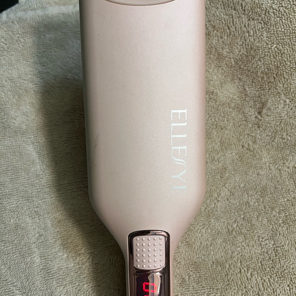 Ellesye Hair Crimper In Pink
